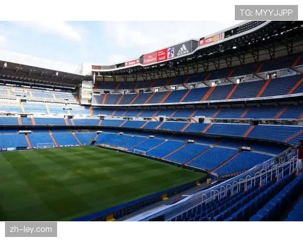 伯纳乌球场全新顶棚通过安全测试，将于四月全面启用